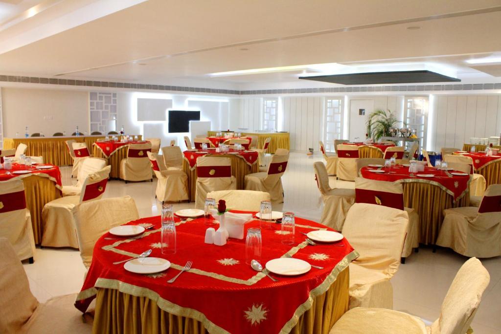 Rose Valley Orbit Hotel Shiliguri Exterior foto